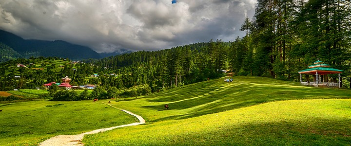 This image has an empty alt attribute; its file name is kullu-manali-trip-big.jpg